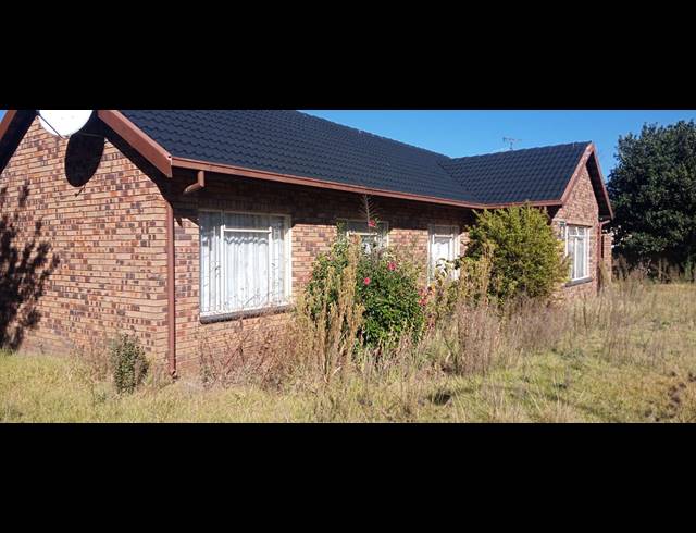 3 BEDROOM FREEHOLD FOR SALE IN CRYSTAL PARK